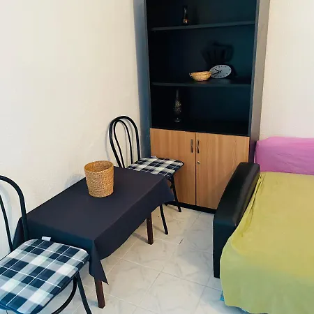 Apartament Garsoniera La Curte Paula